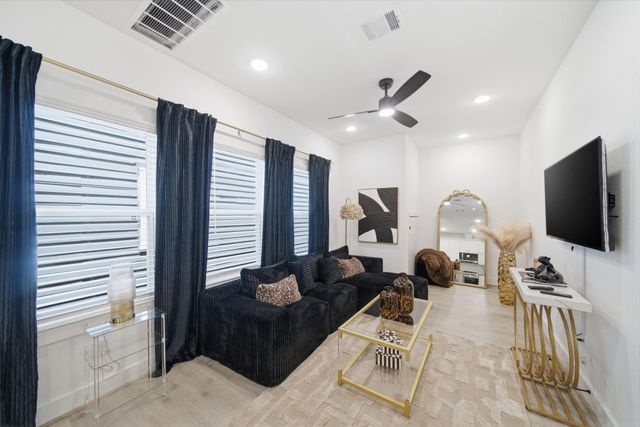 1352 W 24th Street, Houston, TX 77008
