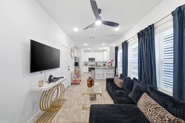 1352 W 24th Street, Houston, TX 77008