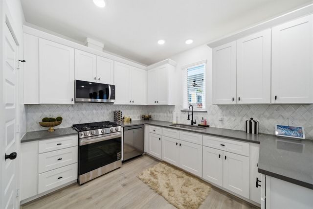 1352 W 24th Street, Houston, TX 77008