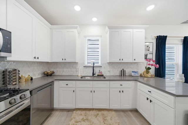 1352 W 24th Street, Houston, TX 77008