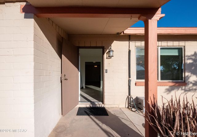 2011 S Kelvin Stravenue, Tucson, AZ 85713