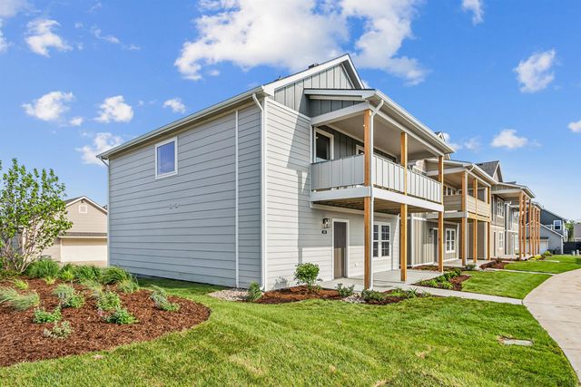 409 E Douglas Ave, Andover, KS 67002