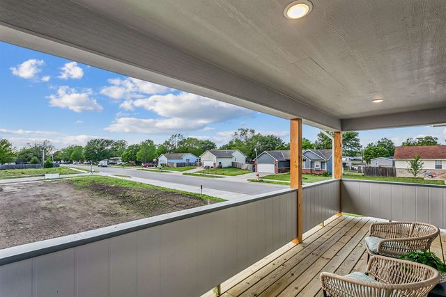 409 E Douglas Ave, Andover, KS 67002