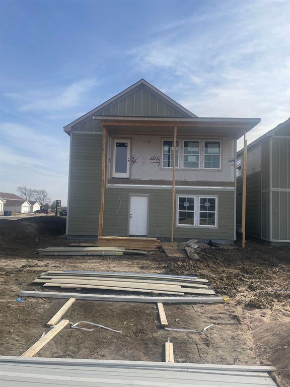 409 E Douglas Ave, Andover, KS 67002