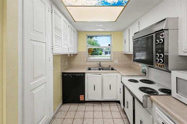 5870 38TH AVENUE N 43, St Petersburg, FL 33710