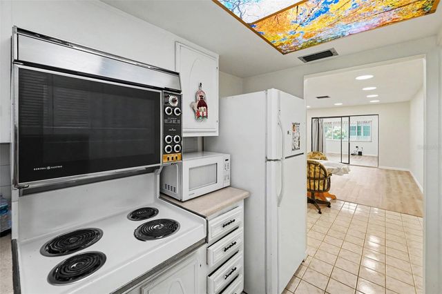 5870 38TH AVENUE N 43, St Petersburg, FL 33710