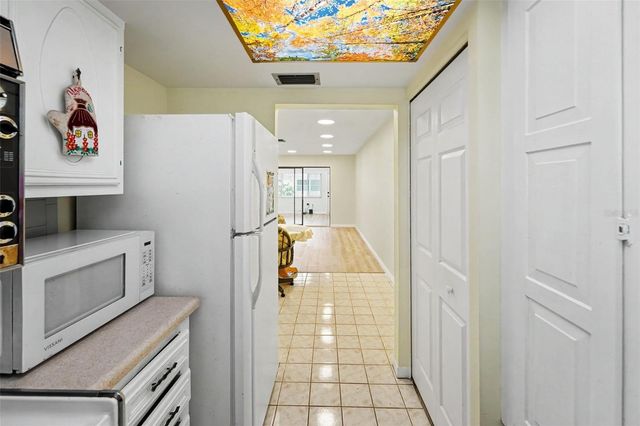 5870 38TH AVENUE N 43, St Petersburg, FL 33710