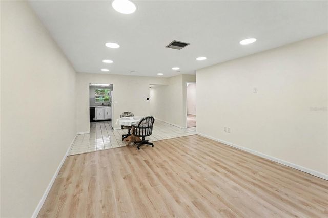 5870 38TH AVENUE N 43, St Petersburg, FL 33710