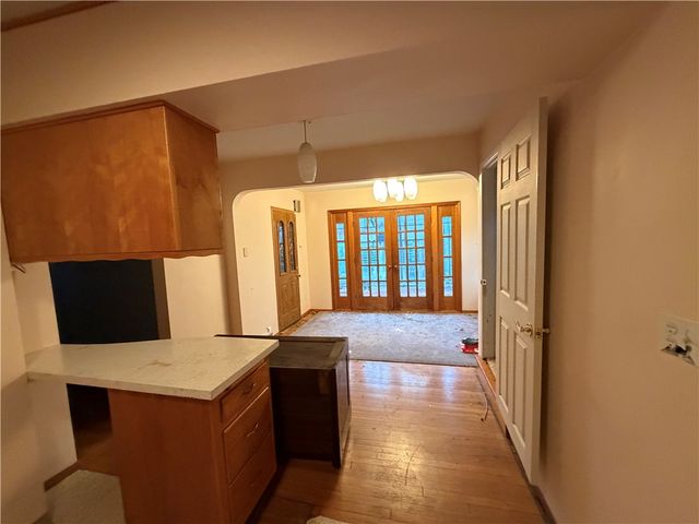 905 Ringgold St, Crafton Heights, PA 15220
