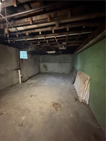 905 Ringgold St, Crafton Heights, PA 15220