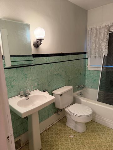 905 Ringgold St, Crafton Heights, PA 15220