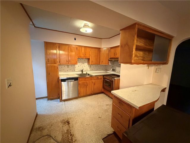 905 Ringgold St, Crafton Heights, PA 15220