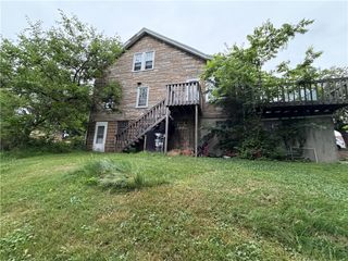 905 Ringgold St, Crafton Heights, PA 15220