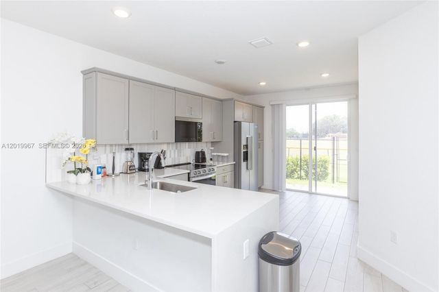 16966 SW 2nd Ct 16966, Pembroke Pines, FL 33027