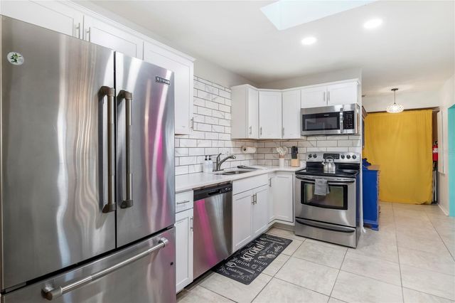 4018 SANDPOINTE DRIVE, Bradenton, FL 34205