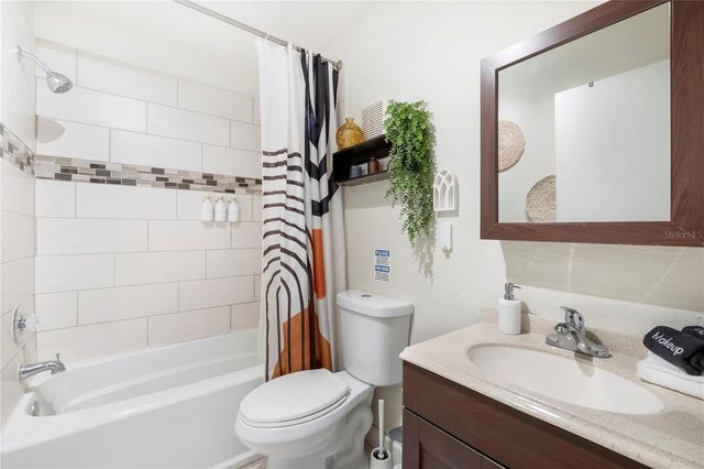 4018 SANDPOINTE DRIVE, Bradenton, FL 34205