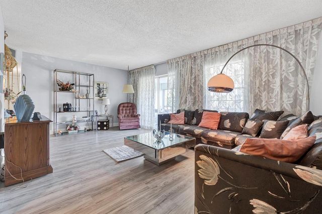 5190 E Sabal Palm Boulevard 304, Tamarac, FL 33319