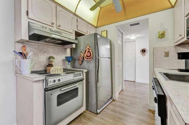 5190 E Sabal Palm Boulevard 304, Tamarac, FL 33319