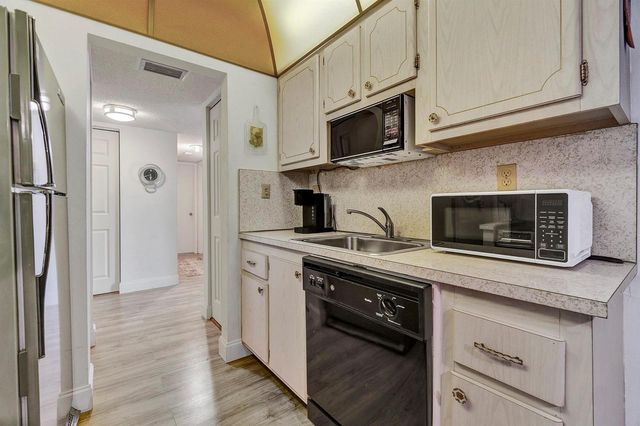5190 E Sabal Palm Boulevard 304, Tamarac, FL 33319