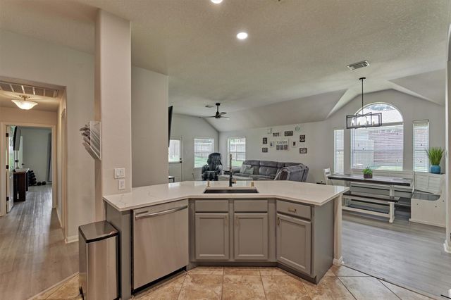 3729 Breckenridge Drive, Montgomery, TX 77356