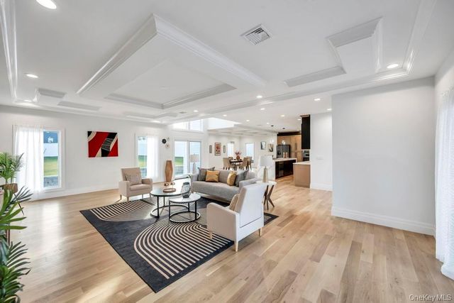 51 Stephen Drive, Plainview, NY 11803