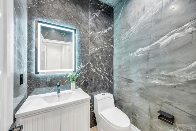 51 Stephen Drive, Plainview, NY 11803