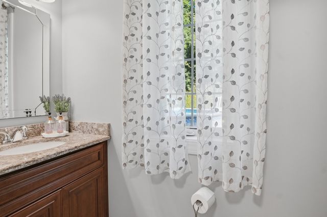 176 Southold Road, Auburn, MA 01501