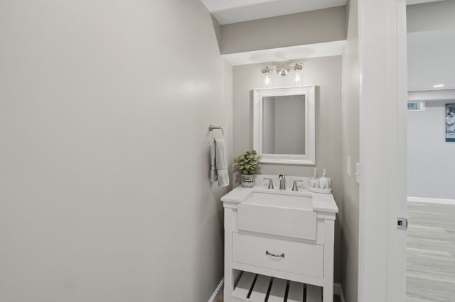 176 Southold Road, Auburn, MA 01501