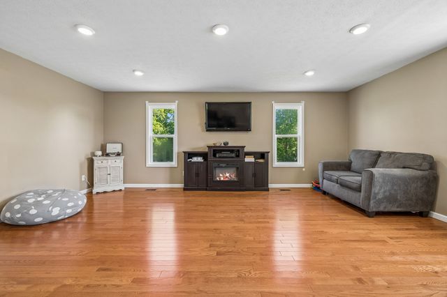 264 Lick Branch Rd, Lafayette, TN 37083