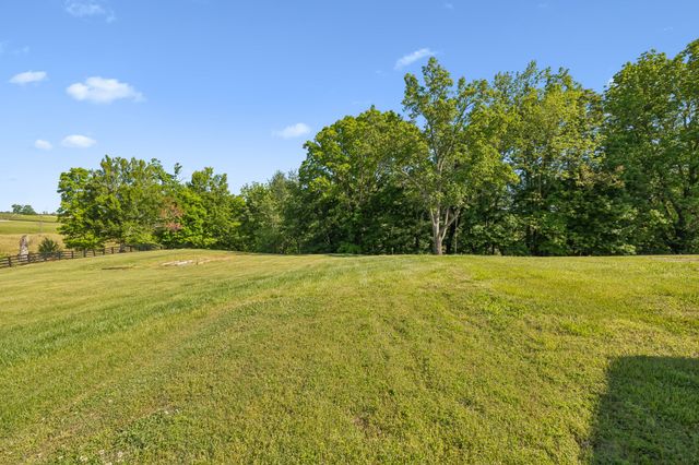 264 Lick Branch Rd, Lafayette, TN 37083