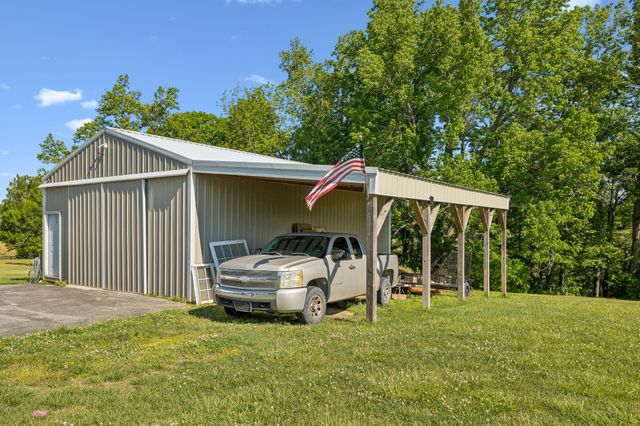 264 Lick Branch Rd, Lafayette, TN 37083