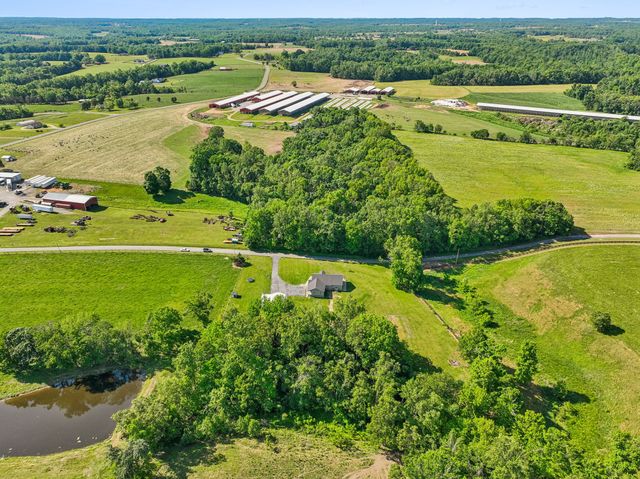 264 Lick Branch Rd, Lafayette, TN 37083