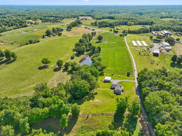 264 Lick Branch Rd, Lafayette, TN 37083