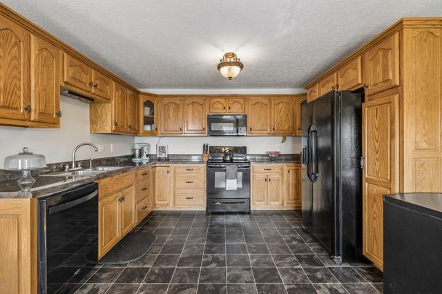 264 Lick Branch Rd, Lafayette, TN 37083