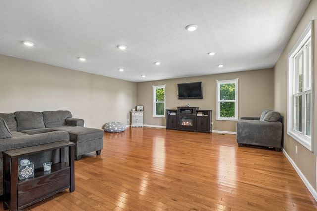 264 Lick Branch Rd, Lafayette, TN 37083