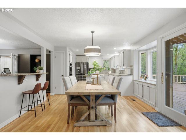 14400 Nw OAKHILLS Dr, Beaverton, OR 97006