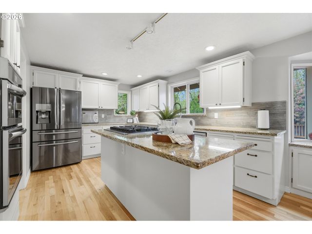 14400 Nw OAKHILLS Dr, Beaverton, OR 97006