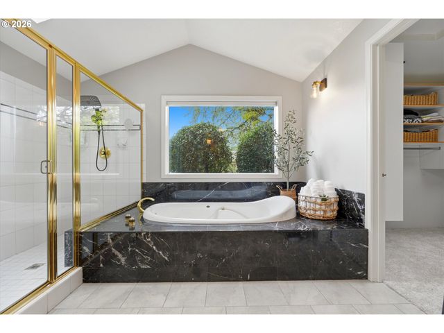 14400 Nw OAKHILLS Dr, Beaverton, OR 97006