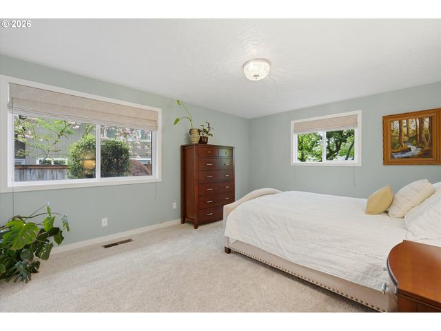 14400 Nw OAKHILLS Dr, Beaverton, OR 97006