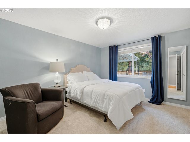 14400 Nw OAKHILLS Dr, Beaverton, OR 97006