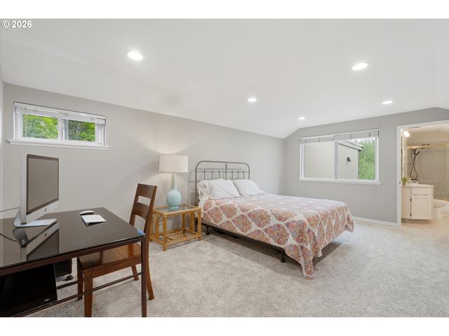 14400 Nw OAKHILLS Dr, Beaverton, OR 97006