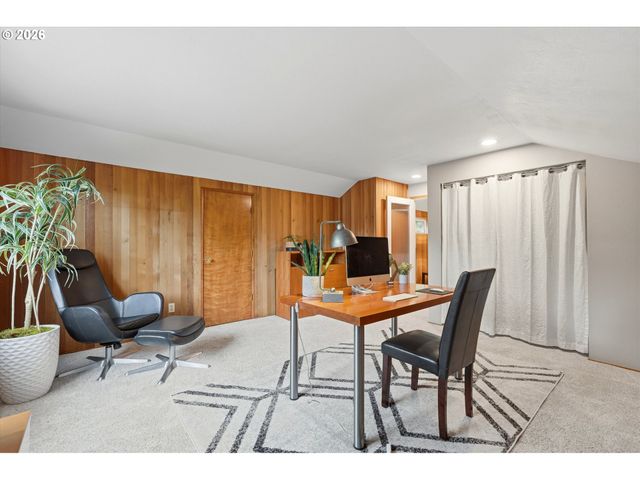 14400 Nw OAKHILLS Dr, Beaverton, OR 97006