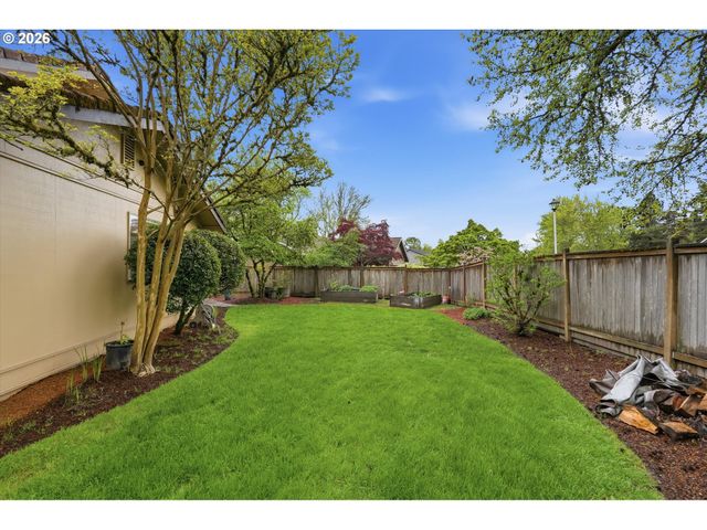 14400 Nw OAKHILLS Dr, Beaverton, OR 97006