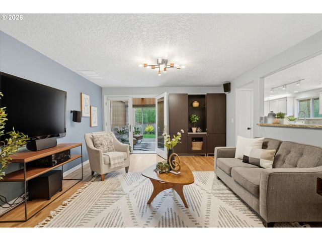 14400 Nw OAKHILLS Dr, Beaverton, OR 97006