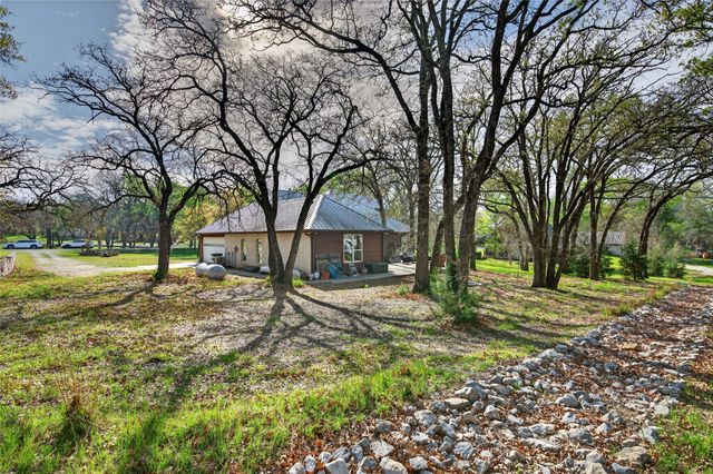 411 Valley Road, Weatherford, TX 76087