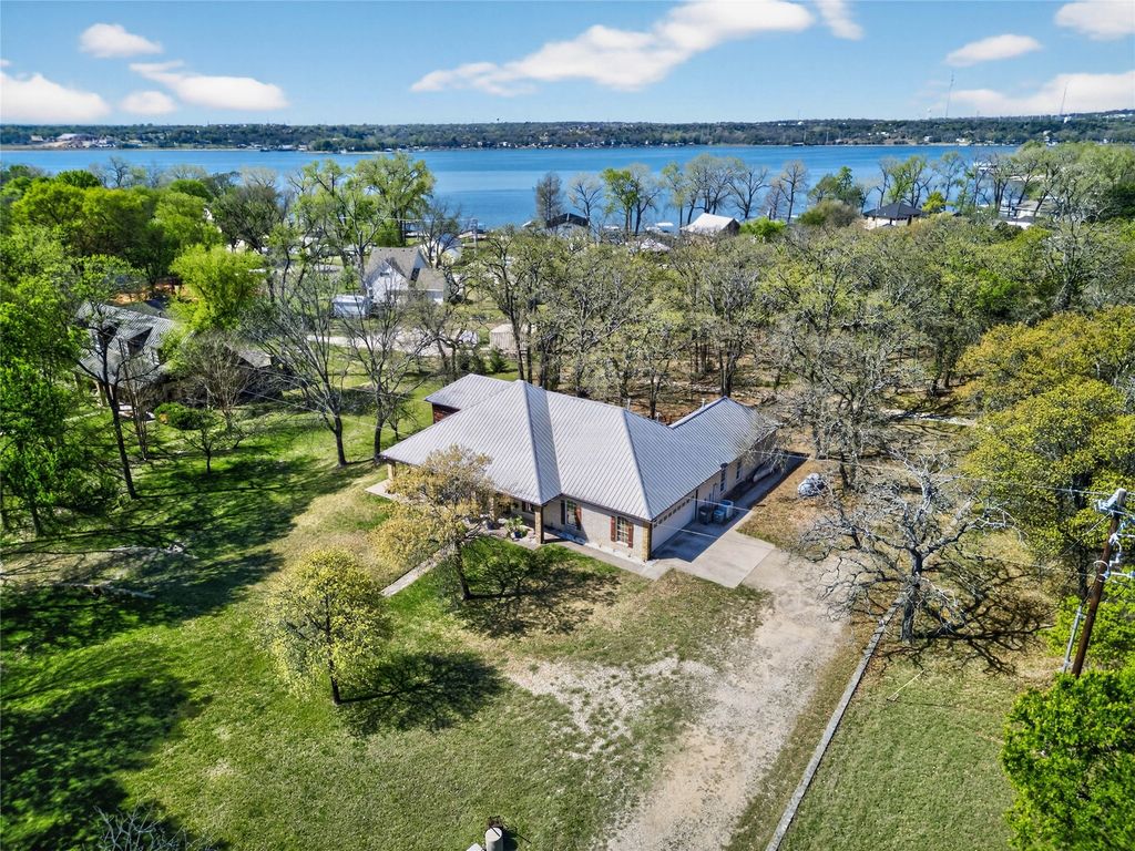 411 Valley Road, Weatherford, TX 76087