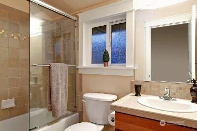 1410 N 55th Street, Seattle, WA 98103
