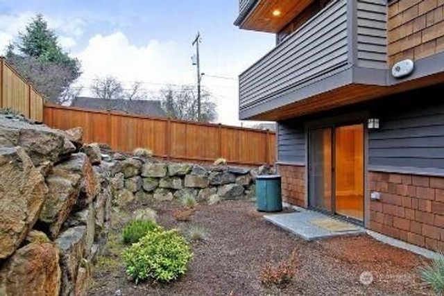 1410 N 55th Street, Seattle, WA 98103