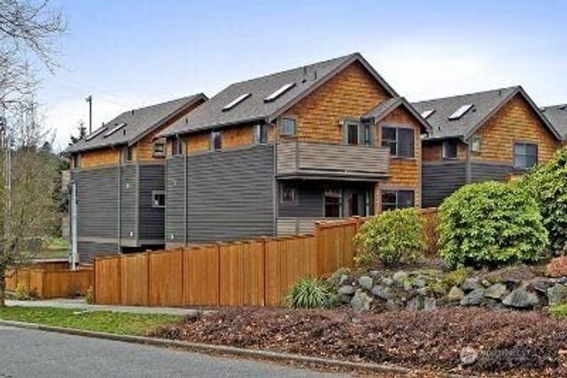 1410 N 55th Street, Seattle, WA 98103