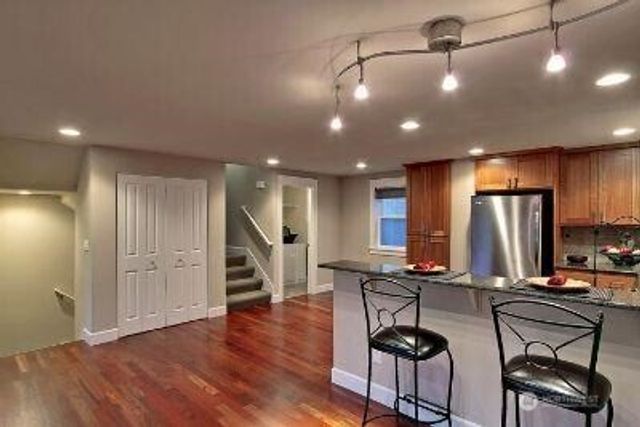 1410 N 55th Street, Seattle, WA 98103